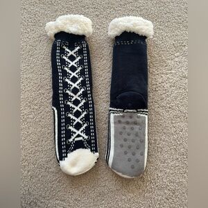 ♻️LAST DAY 4/17♻️ Slipper socks